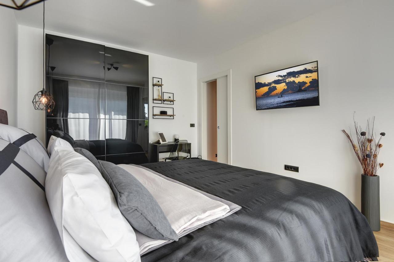 Giardini Penthouse Apartment Пула Экстерьер фото